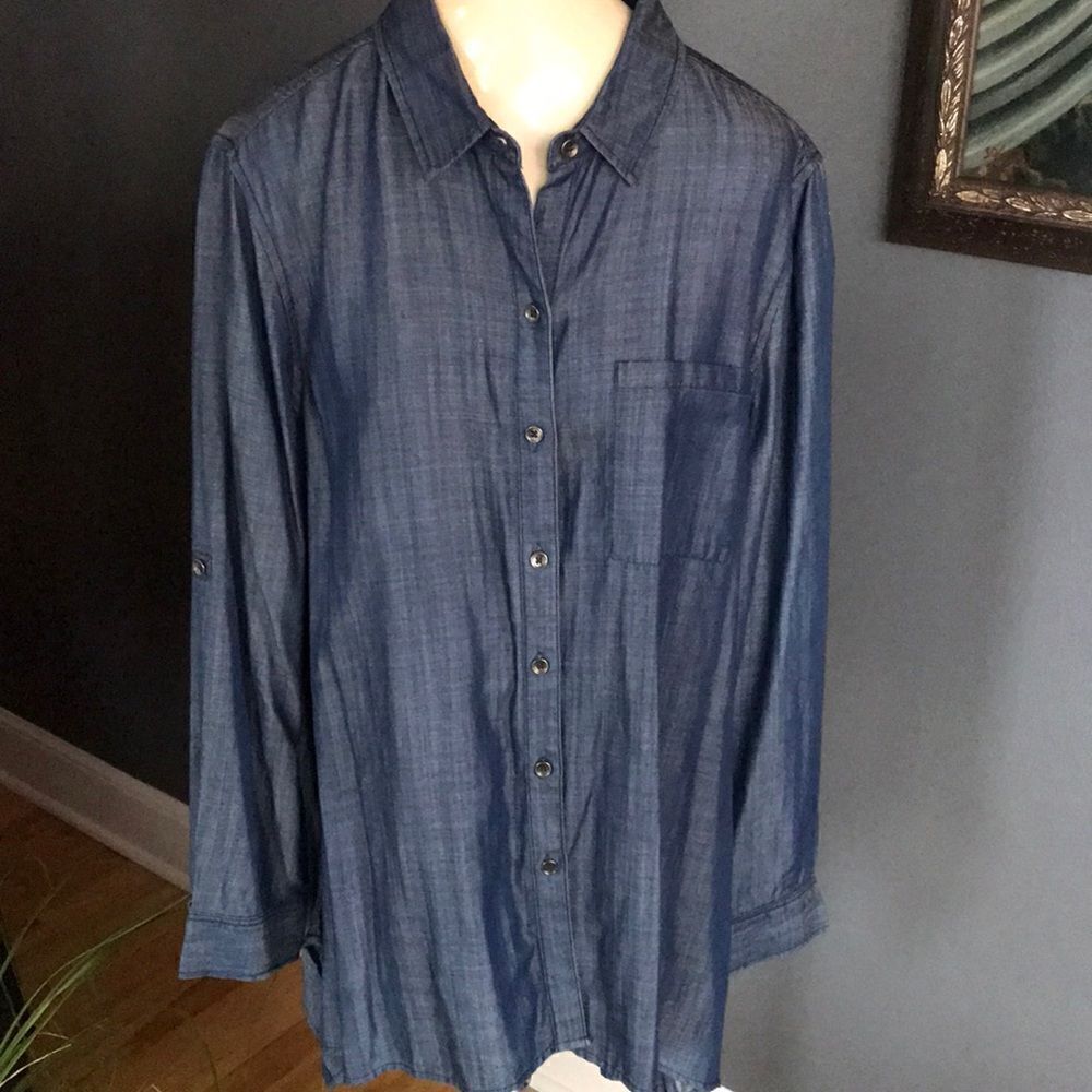 Diane Gilman soft denim button shirt/hem detail, M